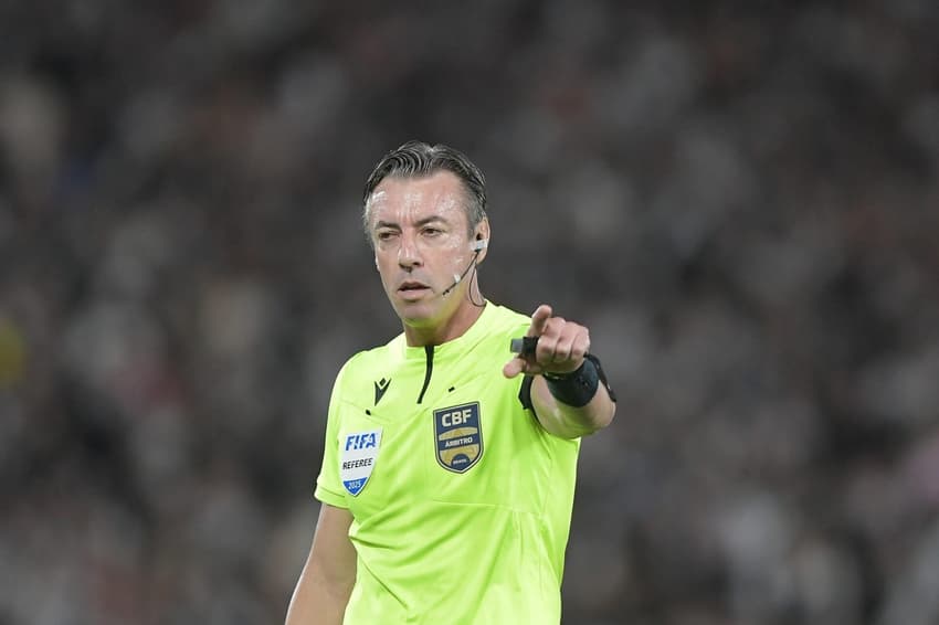 Raphael Claus em Vasco x Fluminense pela Copa do Brasil (Foto: Thiago Ribeiro/AGIF/GazetaPress)