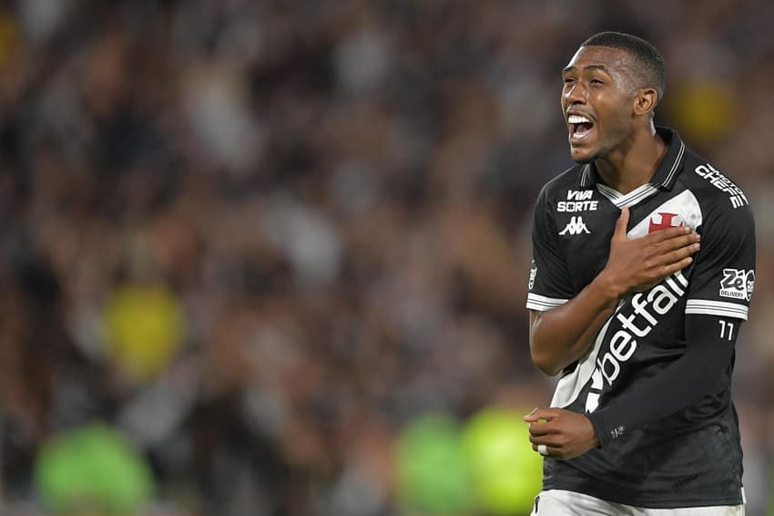 Rayan comemora gol de empate do Vasco contra o Fluminense (Foto: Thiago Ribeiro/AGIF)<br>