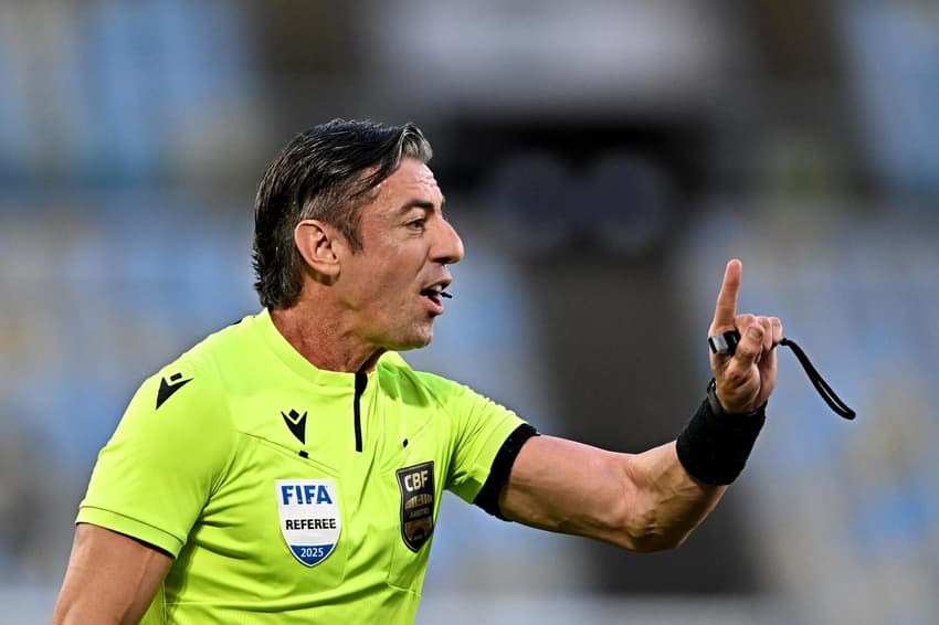 Raphael Claus foi o árbitro de Vasco x Fluminense (Foto: AndrÃ© Fabiano/Código19/Gazeta Press)