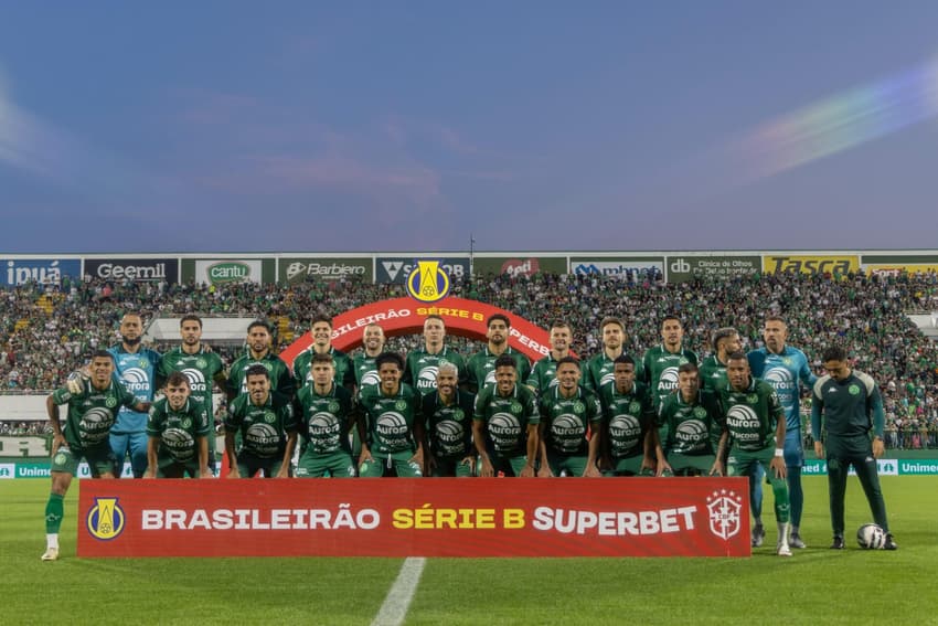 Elenco da Chapecoense reunido (Foto: Liamara Polli/AGIF/GazetaPress)