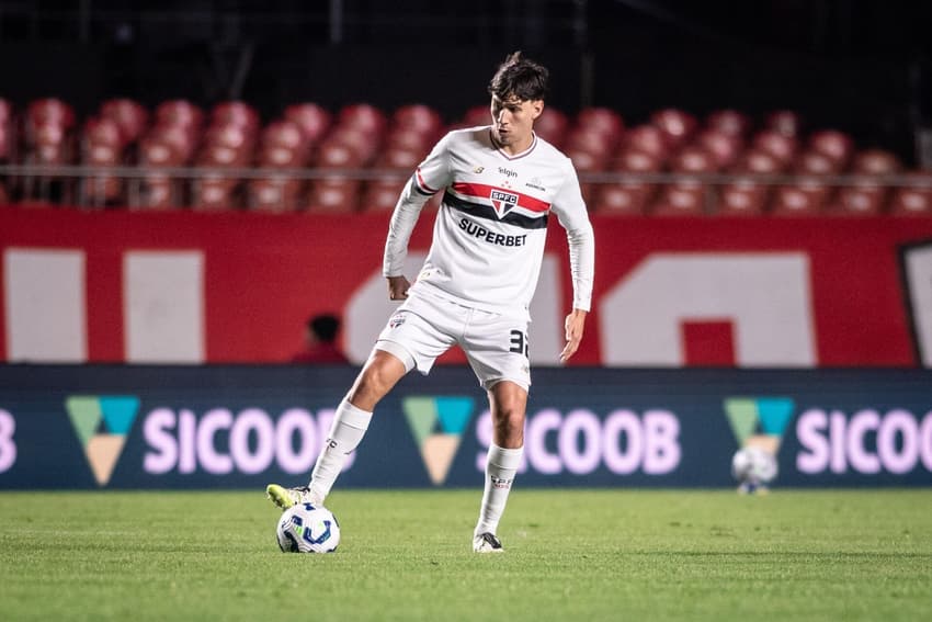Ferraresi, do São Paulo, negocia com o Botafogo (Foto: Guilherme Veiga/UAI Foto/Gazeta Press)