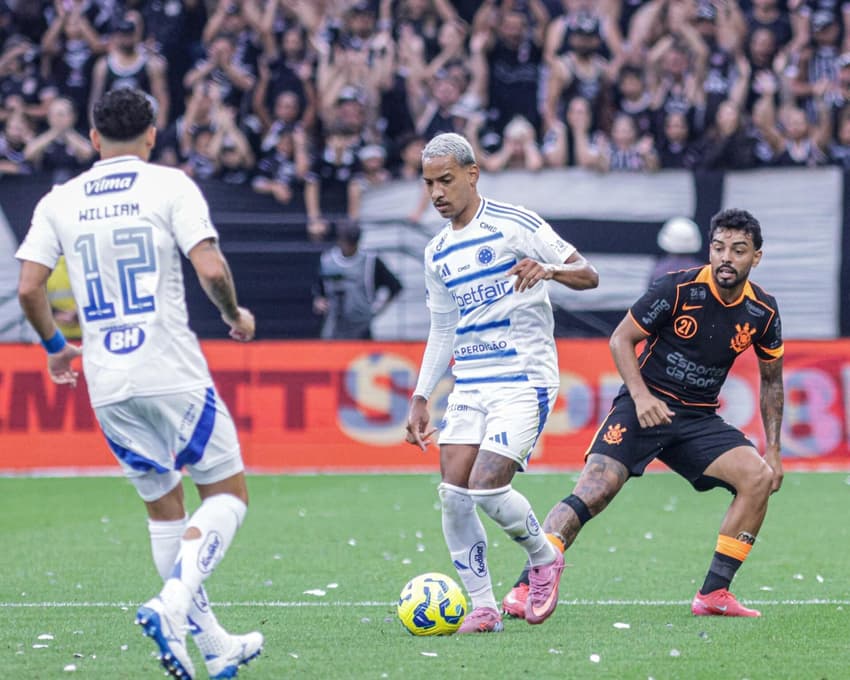Partida entre Corinthians e Cruzeiro, valida pela Copa do Brasil (Foto: Joca Duarte/Mochila Press/Gazeta Press)
