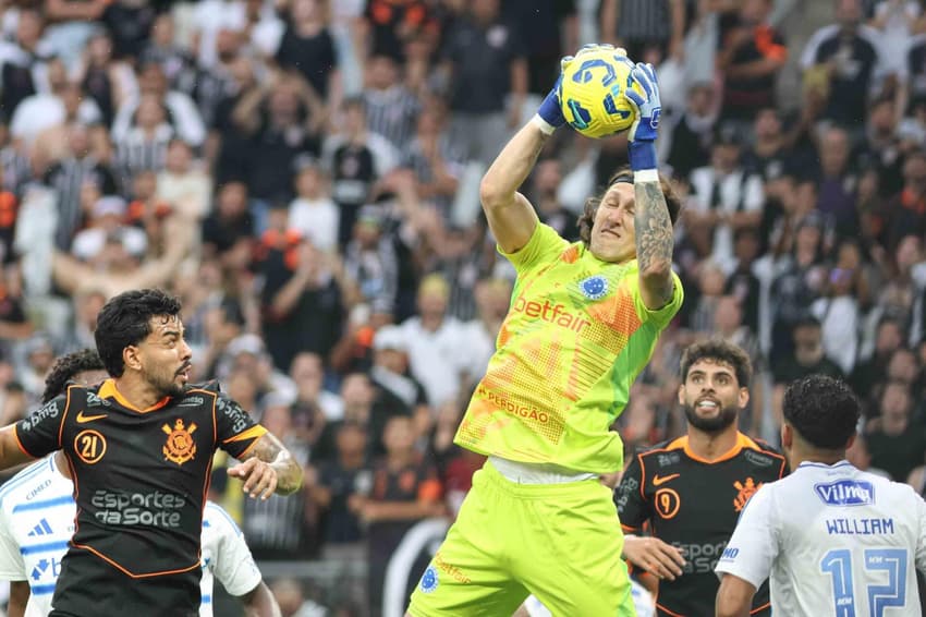 Cássio em ação contra o Corinthians pela Copa do Brasil (Foto: Jefferson Aguiar/Pera Photo Press/Gazeta Press)
