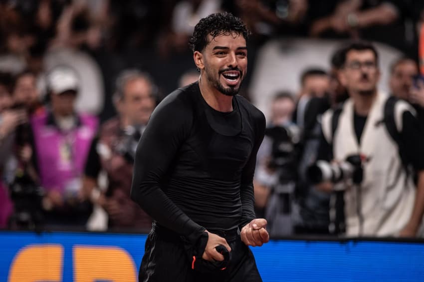 Matheus Bidu, lateral do Corinthians (Foto: Guilherme Veiga/PxImages/GazetaPress)