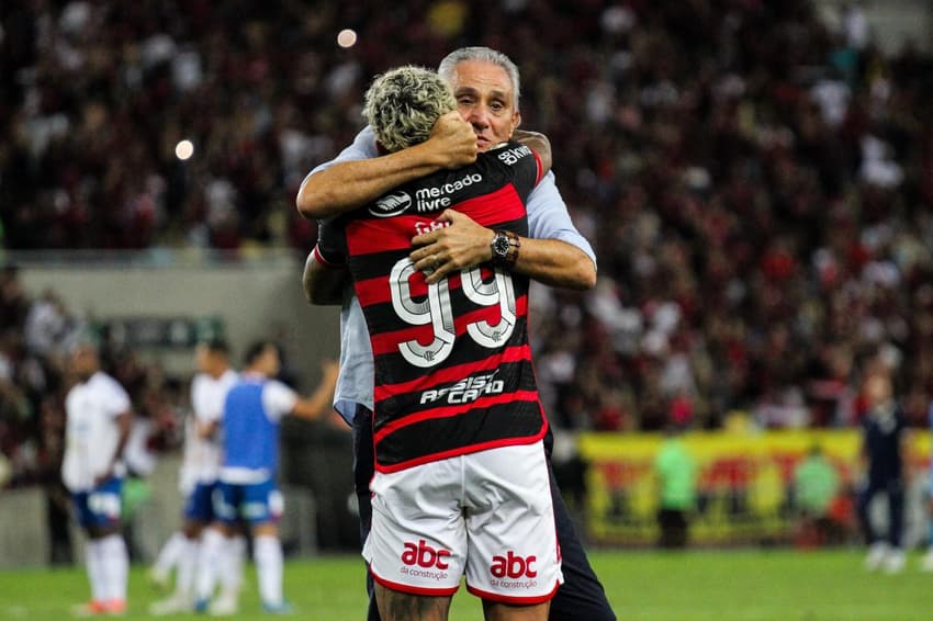 Gabigol e Tite (Foto: Filipe Reveles/Photo Premium/Gazeta Press)