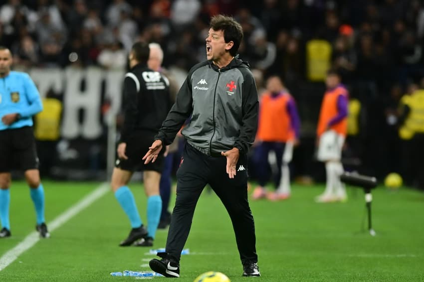 Fernando Diniz em Corinthians x Vasco (Foto: Eduardo Carmim/Photo Premium/Gazeta Press)