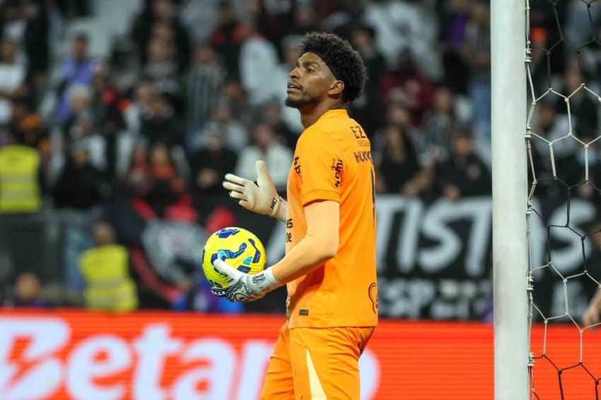Hugo Souza falou sobre a partida do Corinthians diante do Vasco (Foto: Jefferson Aguiar/Pera Photo Press/Gazeta Press)