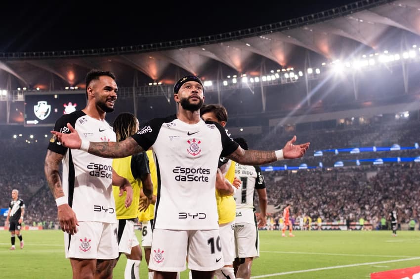 Memphis marcou o segundo gol do Corinthians (Foto: Wanderson Oliveira/PxImages/GazetaPress)