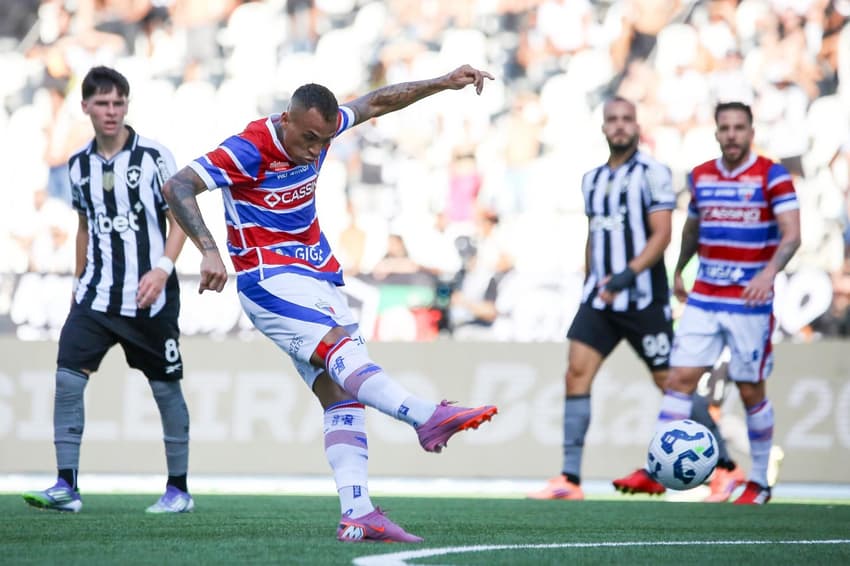 Breno Lopes tem valores altos, tanto de salário quanto multa rescisória (Foto: JoÃ£o Luna/Photo Premium/Gazeta Press) <br>