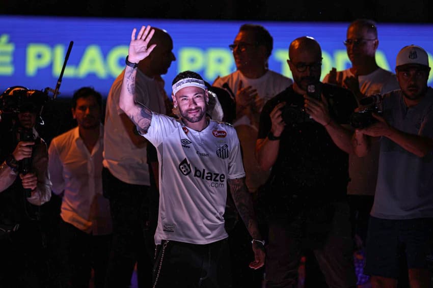 Neymar é apresentado na Vila Belmiro com shows de artistas santistas. (Foto: Leco Viana/TheNews2)