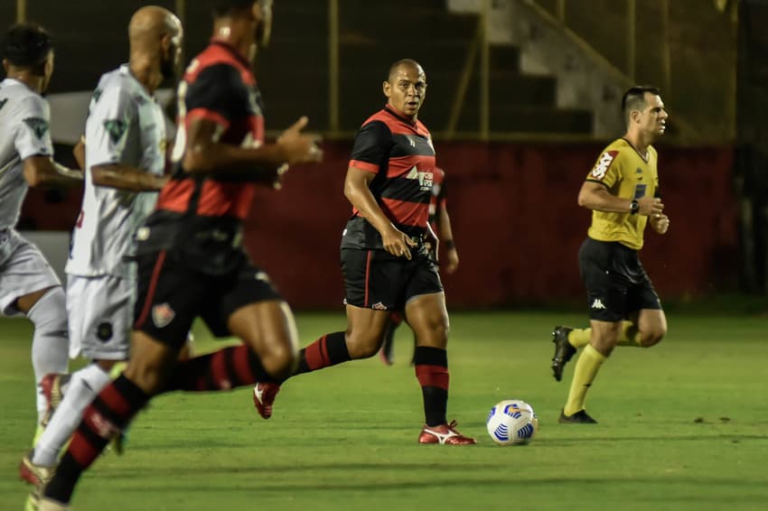 Walter em Vitória x Rio Branco, pela Copa do Brasil (Foto: Pietro Carpi / ECVitória)