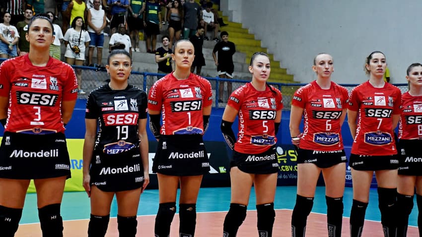 Léia (camisa 19) lidera as estatísticas de passe na Superliga (Foto: Mailson Santana/ FFC)