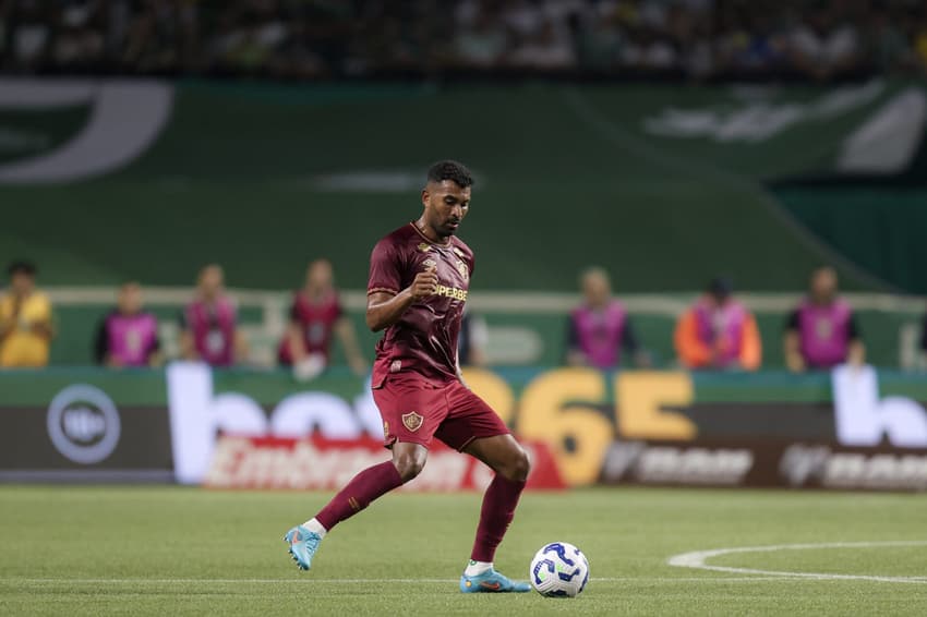 Thiago Santos em ação pelo Fluminense (Foto: Marcelo Gonçalves/ Fluminense FC)