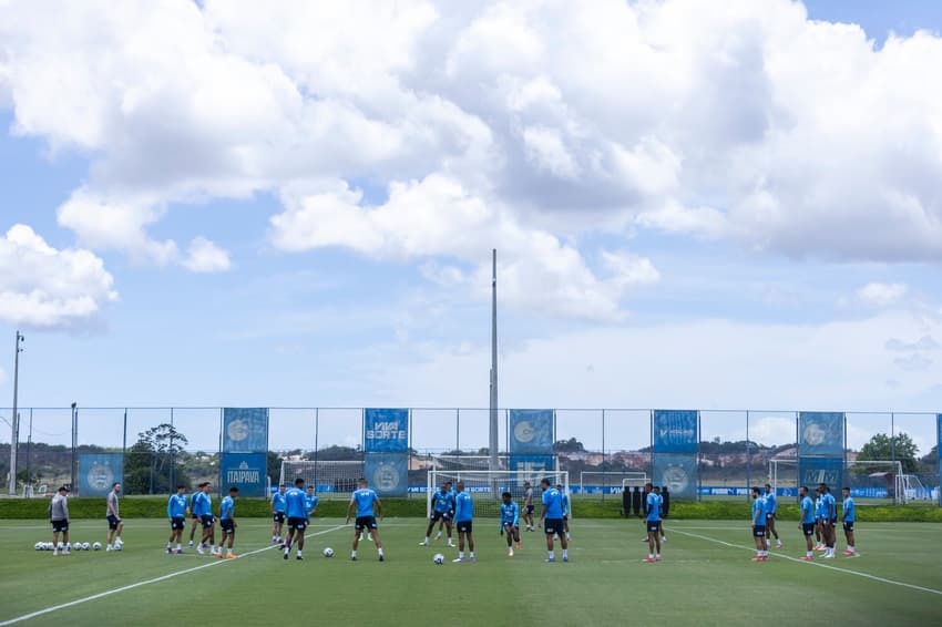 Jogadores do Bahia treinam na Cidade Tricolor (Foto: Rafael Rodrigues / EC Bahia)