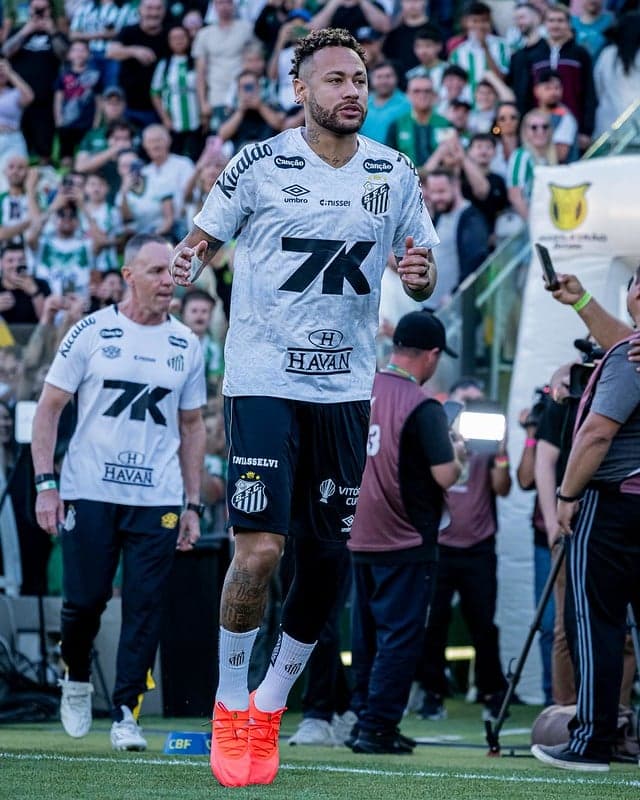 Neymar durante aquecimento da partida entre o Santos e Juventude. (Foto: Léo piva/ Santos FC)