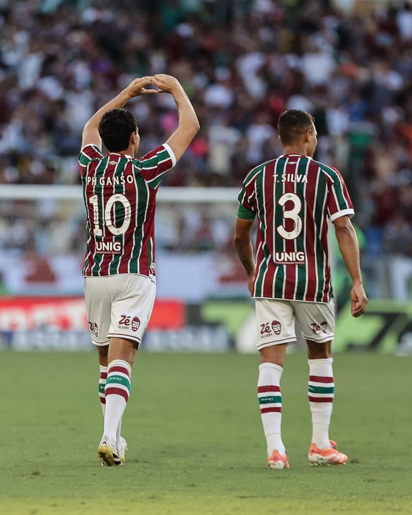 Ganso e Thiago Silva comemoram gol pelo Fluminense (Foto: Lucas Merçon/ Fluminense FC)