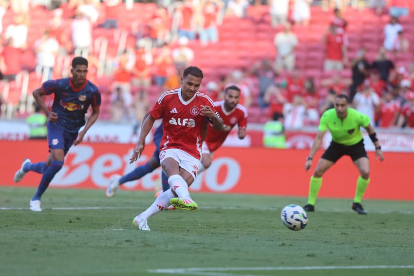 Alan Patrick, meia do Internacional