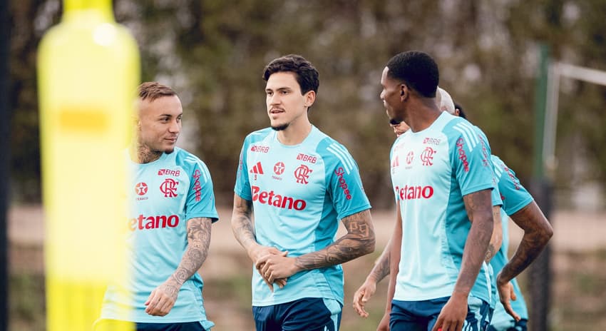 Pedro durante treino em Doha (Foto: Gilvan de Souza/Flamengo)