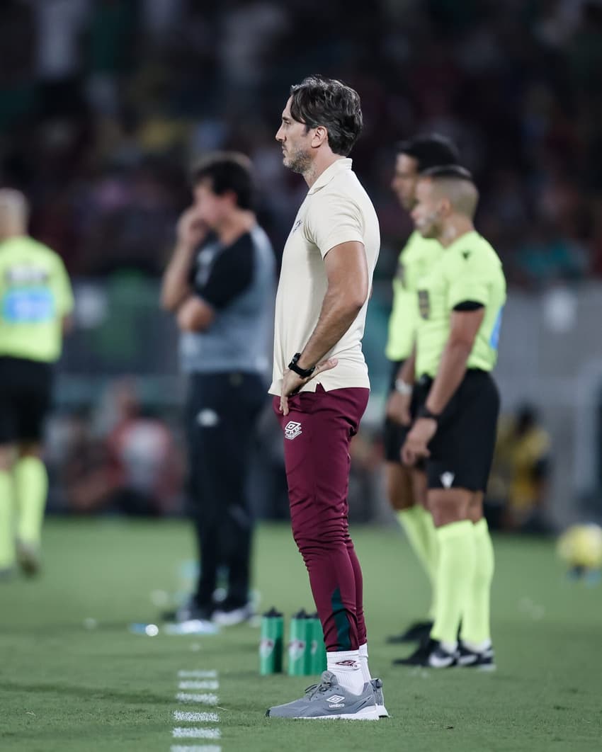 Zubeldía no campo em Vasco x Fluminense (Foto: Marcelo Gonçalves/ Fluminense FC)