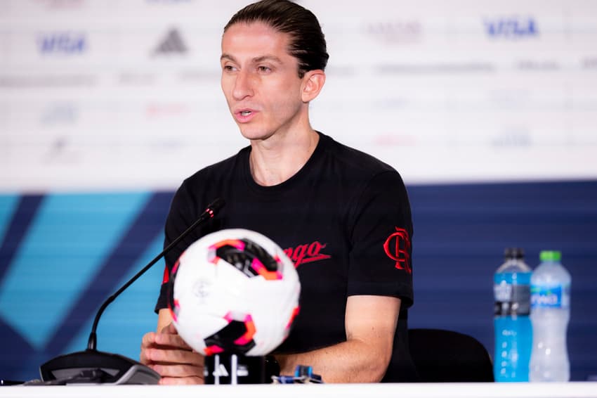 Filipe Luís em coletiva de imprensa no Mundial (Foto: Adriano Fontes/Flamengo)
