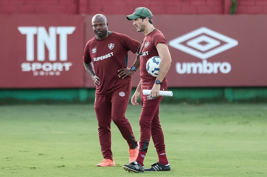 Marcão e Zubeldía em treinos do Fluminense no CT (Foto: Lucas Merçon/ Fluminense FC)