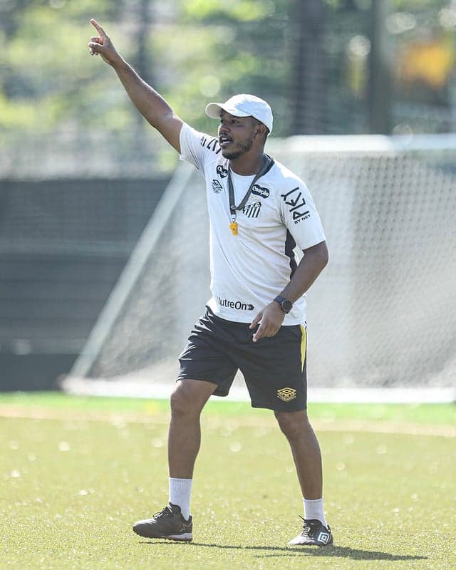 Santos Sub-20 é comandado pelo técnico Vinícius Marques. (Foto: Reinaldo Campos/ Santos FC)