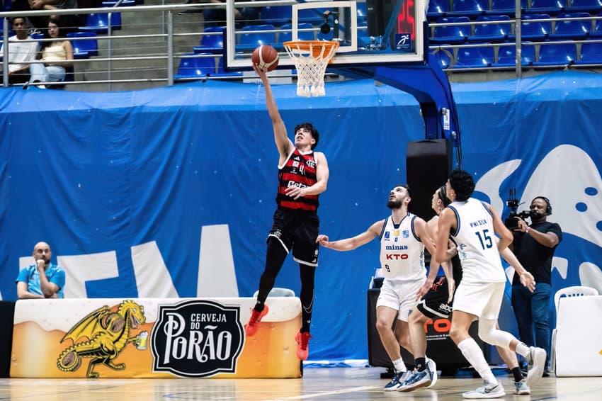 Alex Negrete foi um dos destaques do Flamengo na vitória contra o KTO Minas pelo NBB (Foto: Hedgard Moraes / MTC)