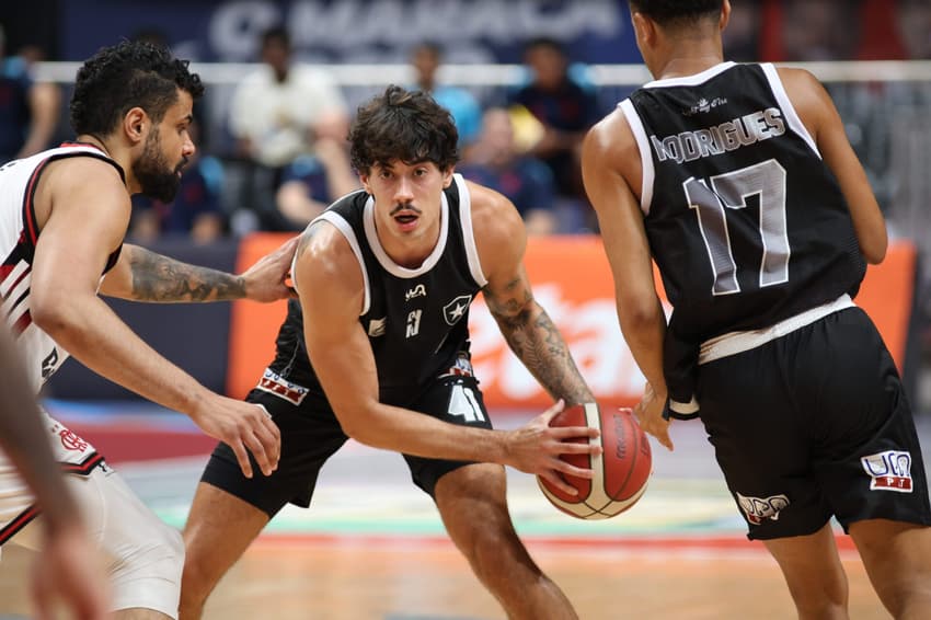 Flamengo derrota Botafogo no NBB (Foto: Mariana Sá / CRF)