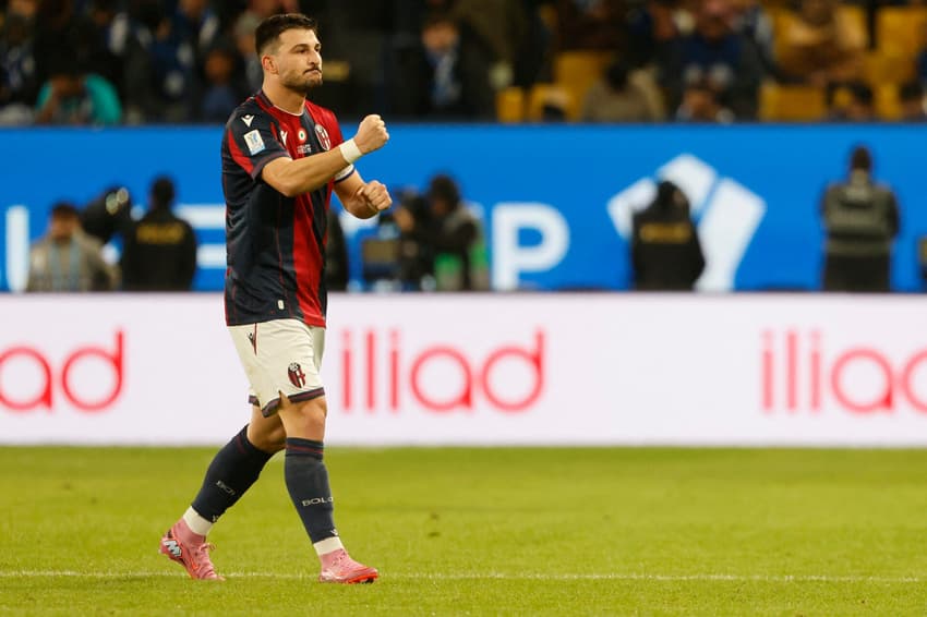 Nos pênaltis, o Bologna venceu a Inter de Milão e avançou na Supercopa da Itália (Foto: Fayez NURELDINE / AFP)