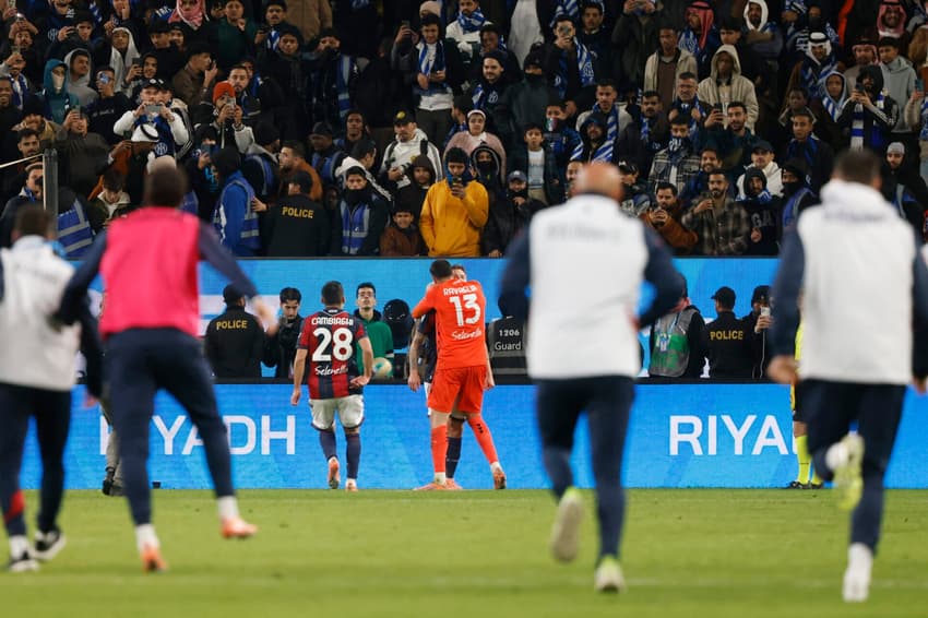 Nos pênaltis, o Bologna venceu a Inter de Milão e avançou na Supercopa da Itália (Foto: Fayez NURELDINE / AFP)