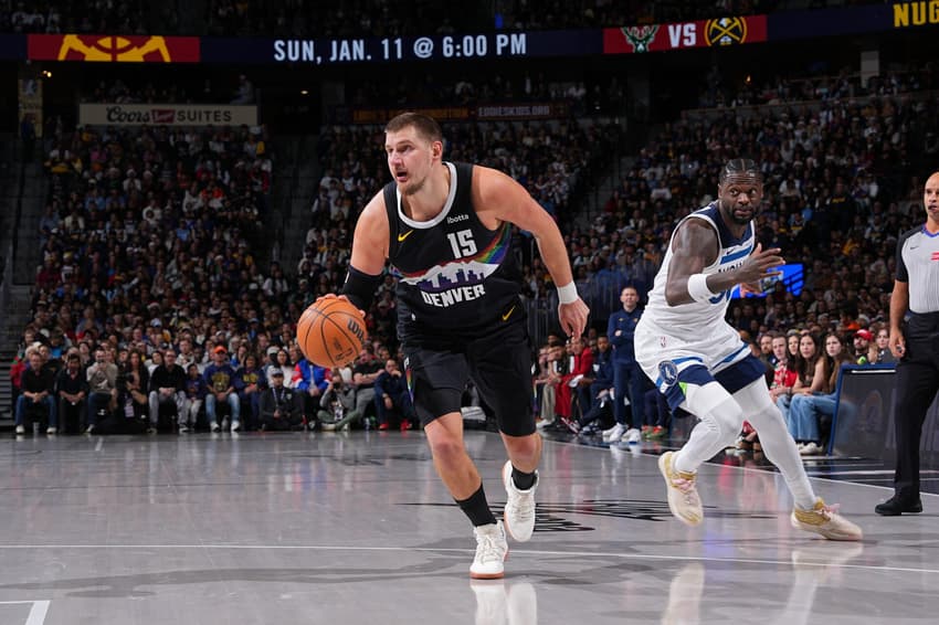 Nikola Jokic na partida de Denver Nuggets x Minnesota TImberwolves na rodada de Natal 2025 (Foto: Bart Young / NBAE / Getty Images / Getty Images via AFP)