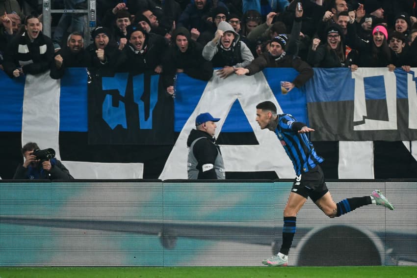 Pela Champions League, a Atalanta venceu o Chelsea por 2 a 1 (Foto: Alberto PIZZOLI / AFP)