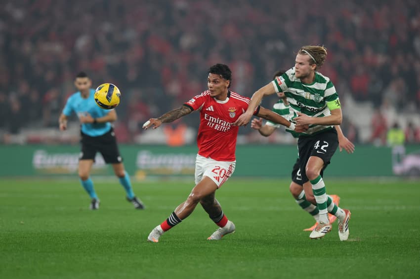 Pela Liga Portuguesa, Benfica e Sporting empataram por 1 a 1 (Foto: PATRICIA DE MELO MOREIRA / AFP)