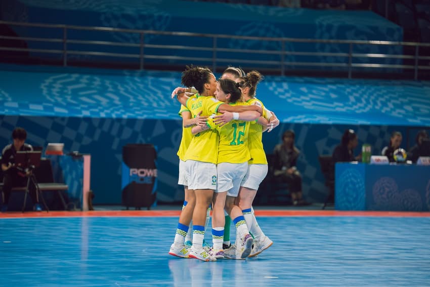 Brasil vence as quartas da Copa do Mundo Feminina de Futsal (Foto: Fabio Souza / CBF)