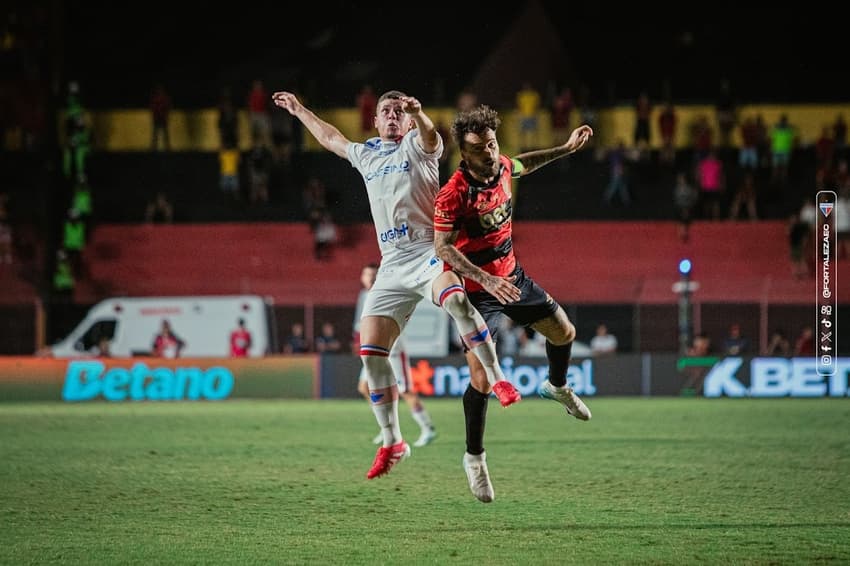 Bruninho, volante do Fortaleza, em partida contra o Sport (Foto: Mateus Lotif/Fortaleza EC)