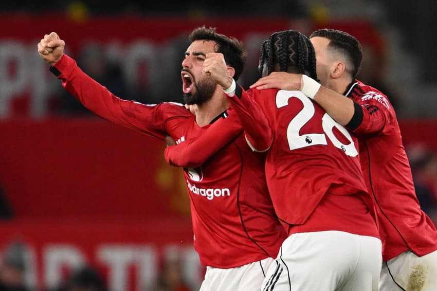 Bruno Fernandes em ação pela Manchester United (Foto: PETER POWELL / AFP)