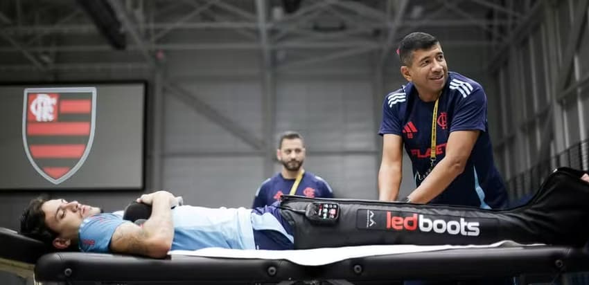 Pedro utiiza tecnologia de CR7 no Flamengo (Foto: Gilvan de Souza / Flamengo)