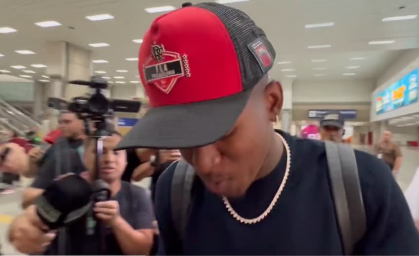 Vitão chega ao Rio de Janeiro para realizar exames no Flamengo (Foto: Reprodução)