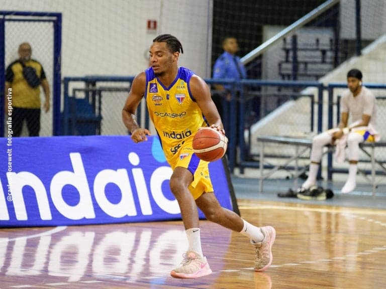 Time do Fortaleza Basquete Cearense no NBB (Foto: Reprodução / NBB / Carlos Roosewett)