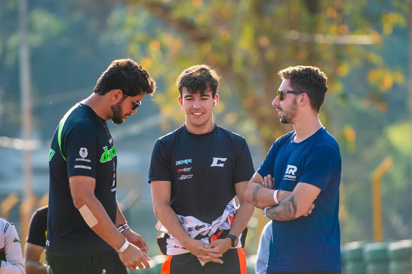 Dudes (no centro da imagem) tem chances de ser campeão em Interlagos (Foto: Castroneves Racing)