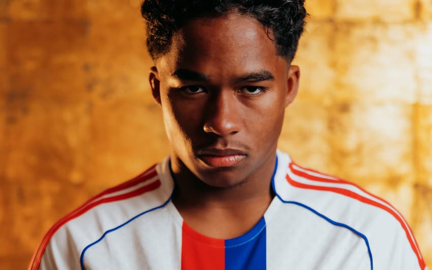 Endrick em anúncio como reforço do Lyon