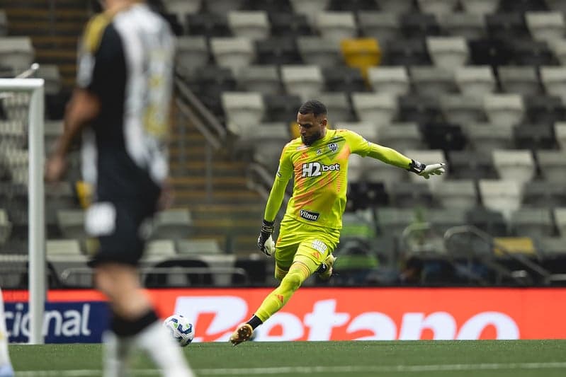 Éverson em Atlético x Flamengo (Foto: Pedro Souza / Atlético)