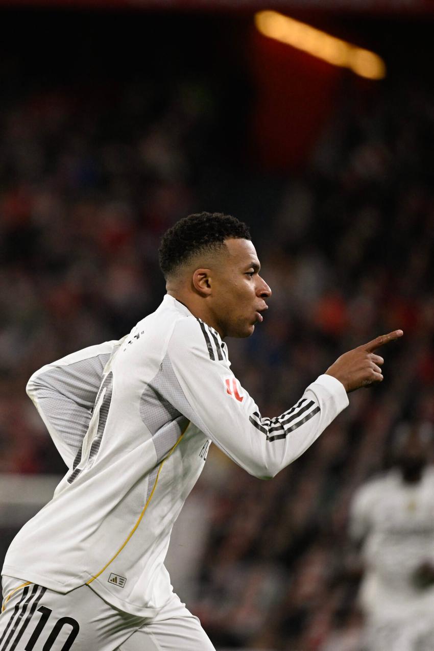 Mbappé comemorando o gol marcado no jogo entre Real Madrid e Athletic Bilbao (Foto: Ander Gillenea/AFP)