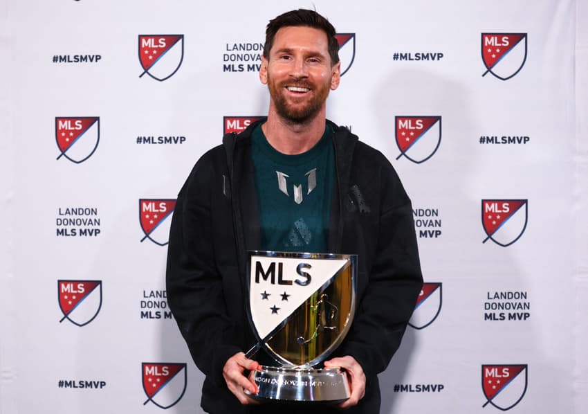Messi com o troféu de MVP da MLS em 2025