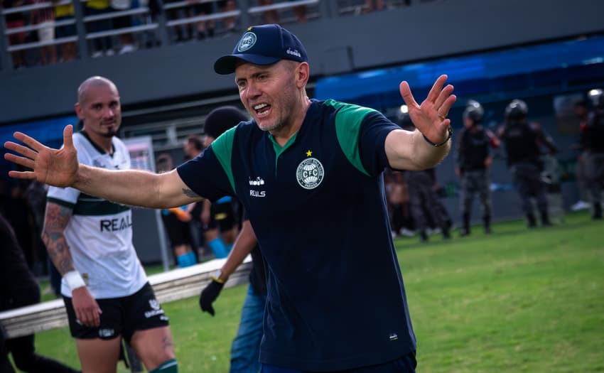 Mozart conquistou a Série B com o Coritiba (Foto: JP Pacheco/Coritiba EC)