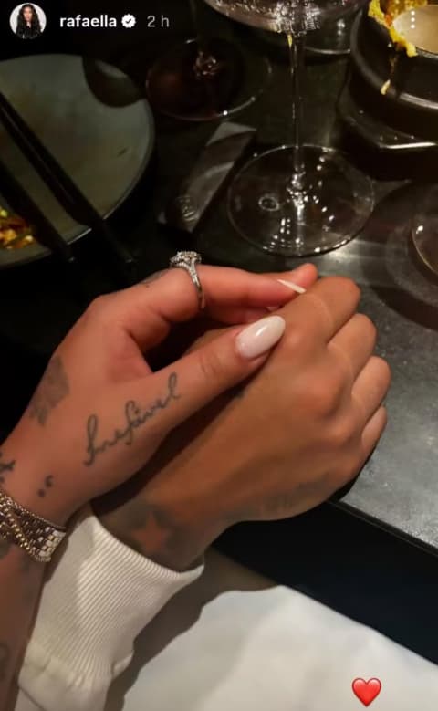 Rafaella e Gabigol em momento romântico (Foto: Reprodução)