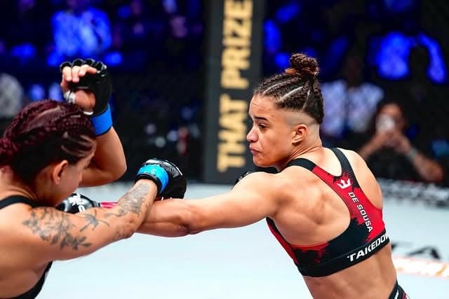 Sabrinna foi vitoriosa na PFL (Foto: Reprodução Instagram Sabrinna de Sousa)