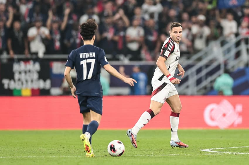 Saúl em ação na final do Mundial entre Flamengo e PSG (Fotos: Gilvan de Souza/Flamengo)