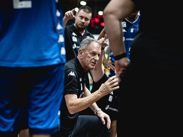 <strong>Slobodan Nikolic</strong> no comando do Rio Claro no NBB (Foto: Maurício Almeida/ Vasco da Gama)