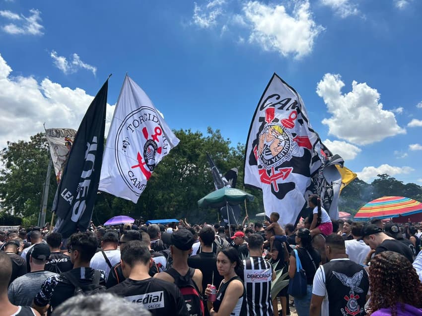 Torcida do Corinthians (Foto: Guilherme Lesnok/ LANCE!)